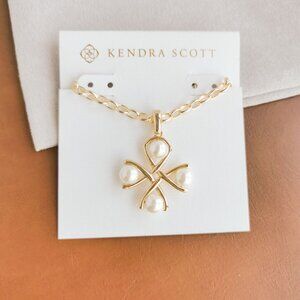 Kendra Scott Everleigh Gold White Pearl Pendant Necklace Trendy Jewelry